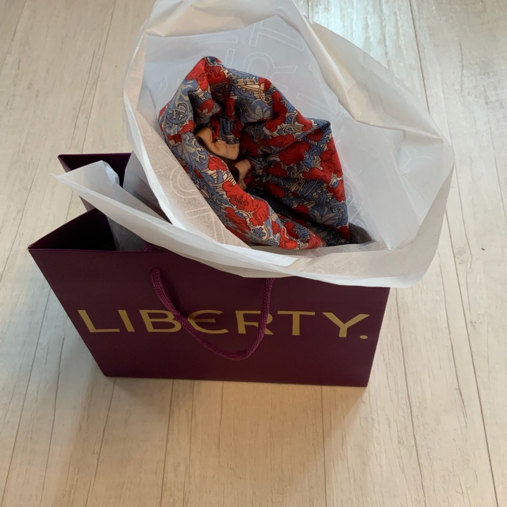 Liberty of London “Clementina” Showercap - Picture 5 of 5